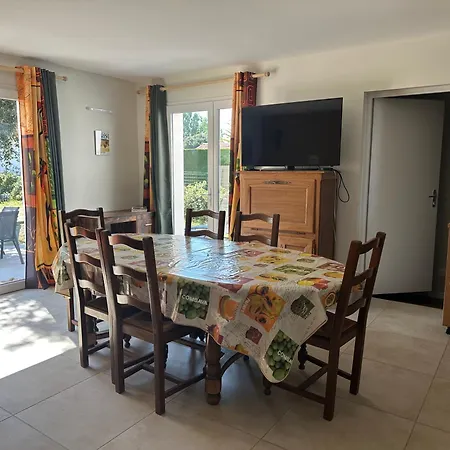 Maison Familiale Et Conviviale Proche Ocean Avec Terrain De Petanque בית נופש Le Château-dʼOléron